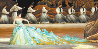 青綠山水畫卷 傳承東方美學(xué)（堅(jiān)持“兩創(chuàng)” 鑄就輝煌）